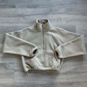 Cropped TNA 3/4 zip Fleece
